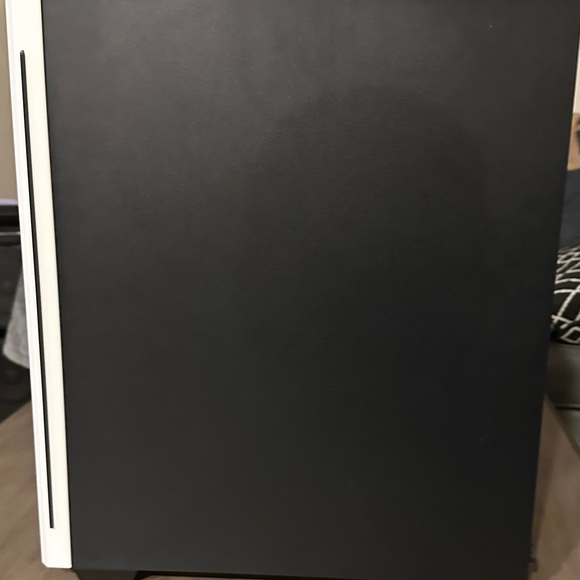 Cyber power pc for sale that’s in good condition - Picture 2 of 5